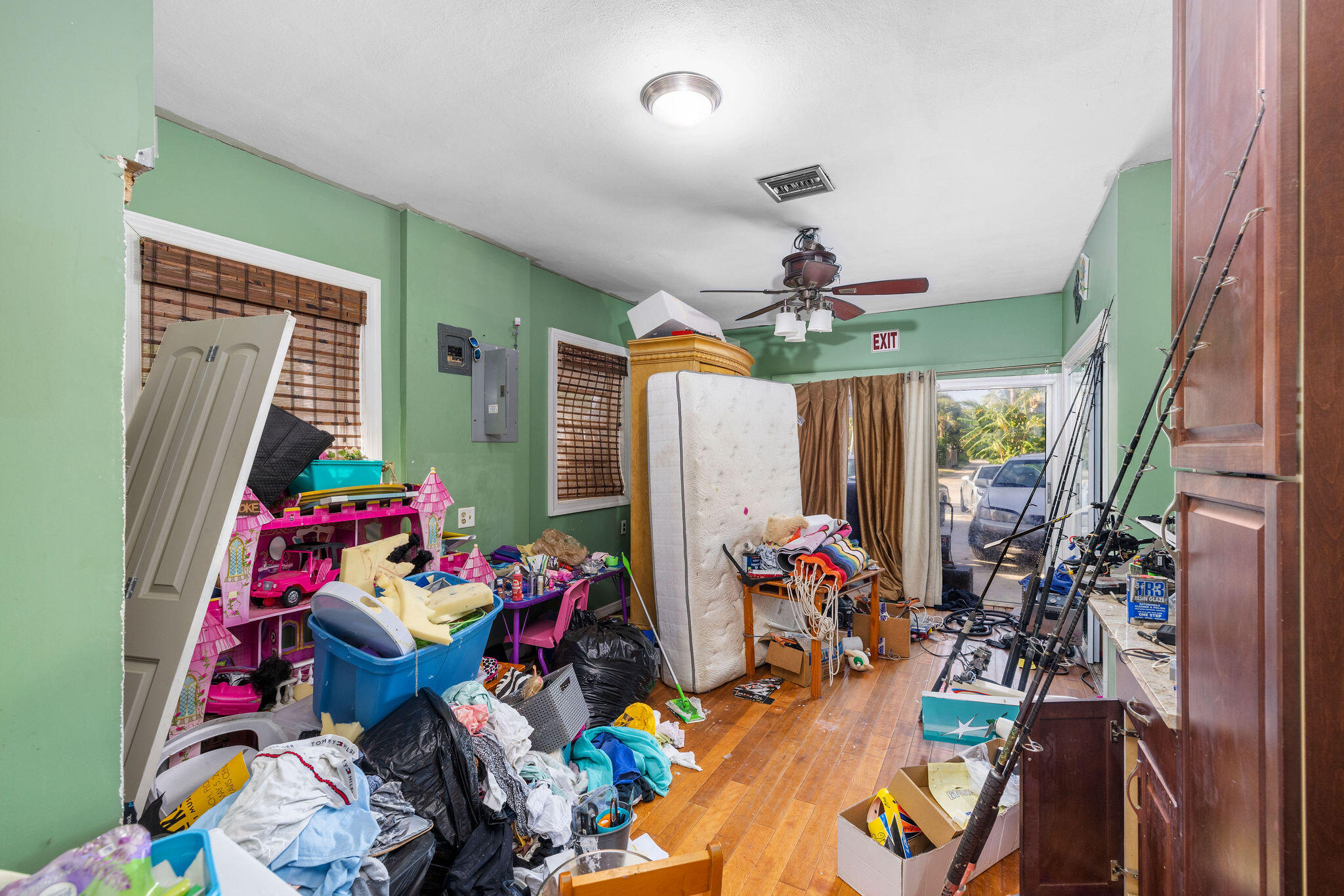 YACHT HARBOR ESTATES - Residential