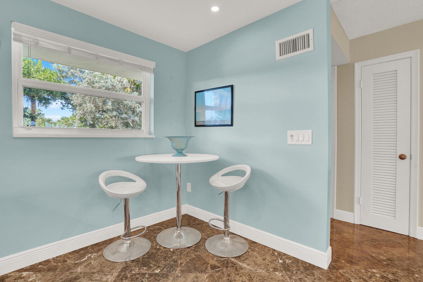 COLONY CONDO APTS IN OR16 - Residential