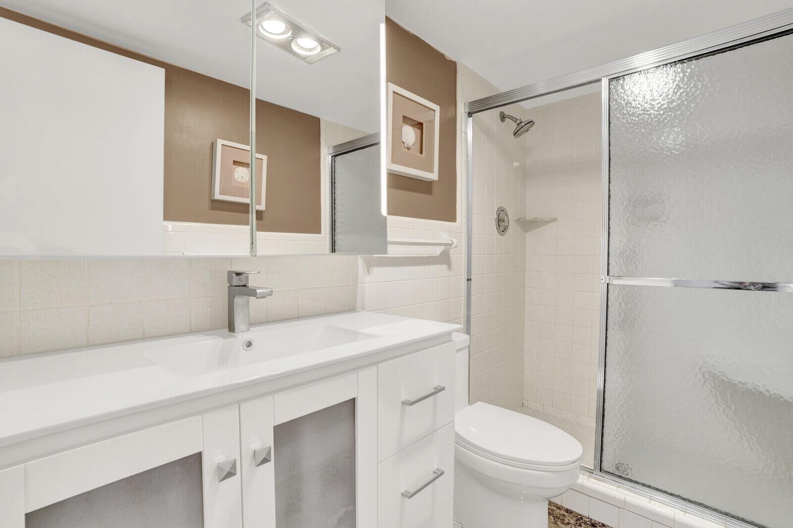 COLONY CONDO APTS IN OR16 - Residential