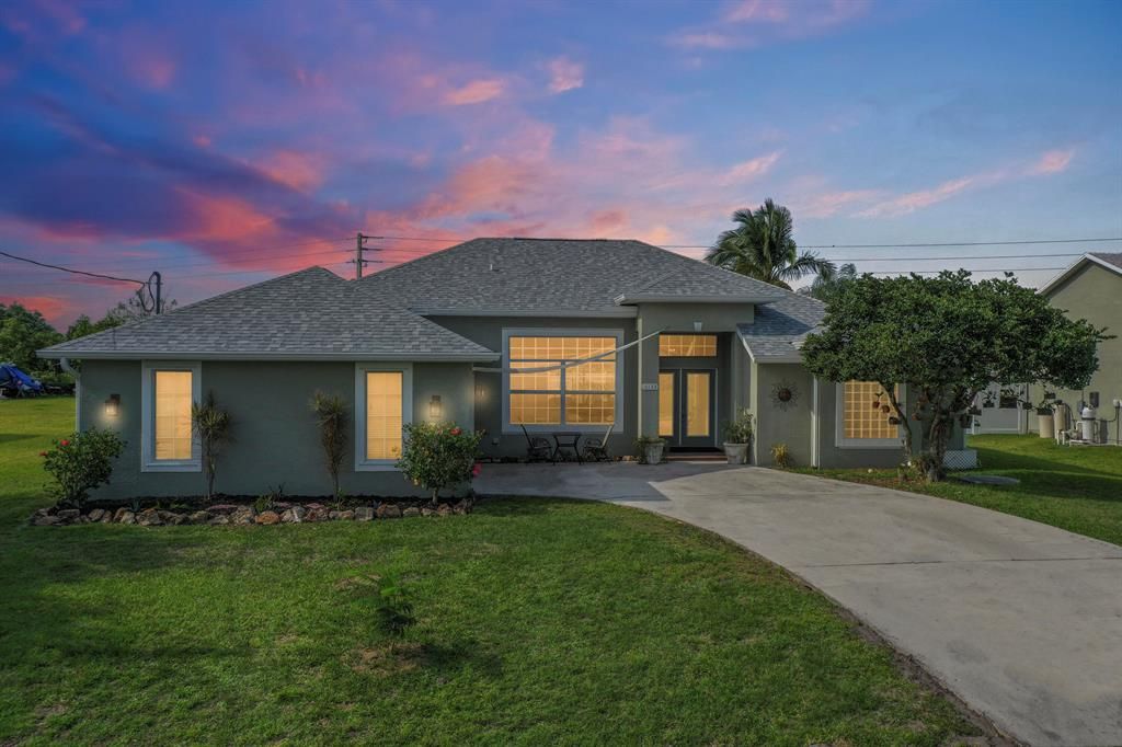 Photo of 6133 NW Ginger Lane, Port St Lucie, FL 34986 (MLS # R10884744)
