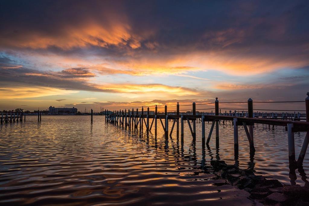 LAKE SHORES LANTANA - Residential