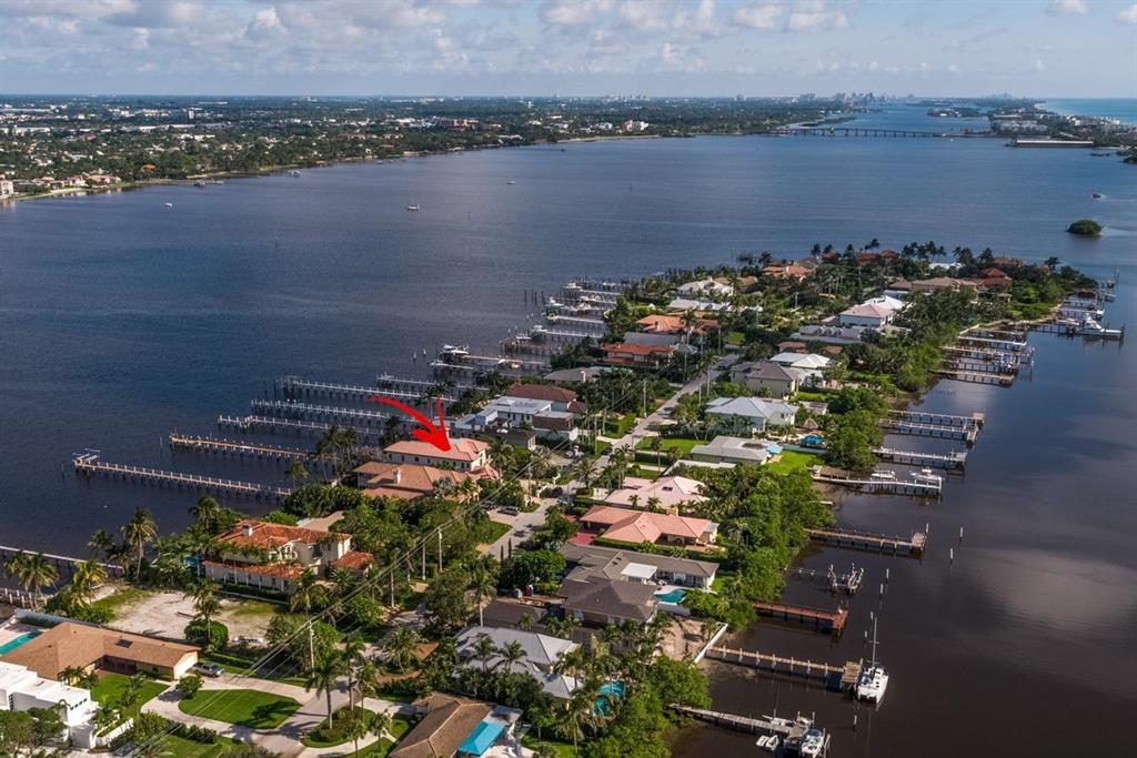 LAKE SHORES LANTANA - Residential