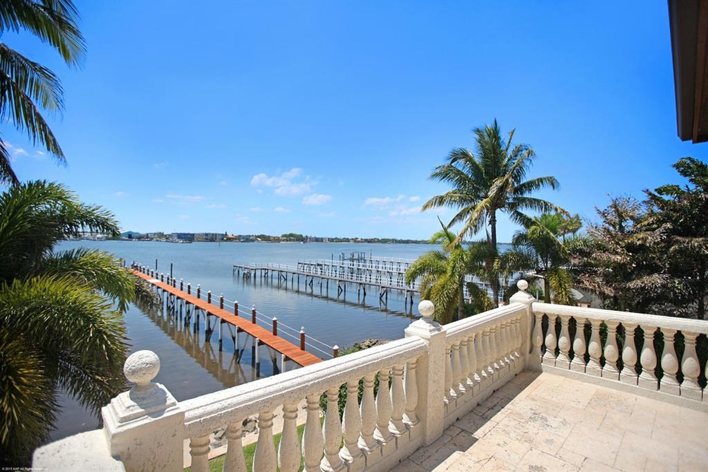 LAKE SHORES LANTANA - Residential