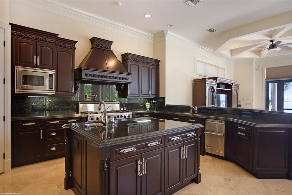 LAKE SHORES LANTANA - Residential