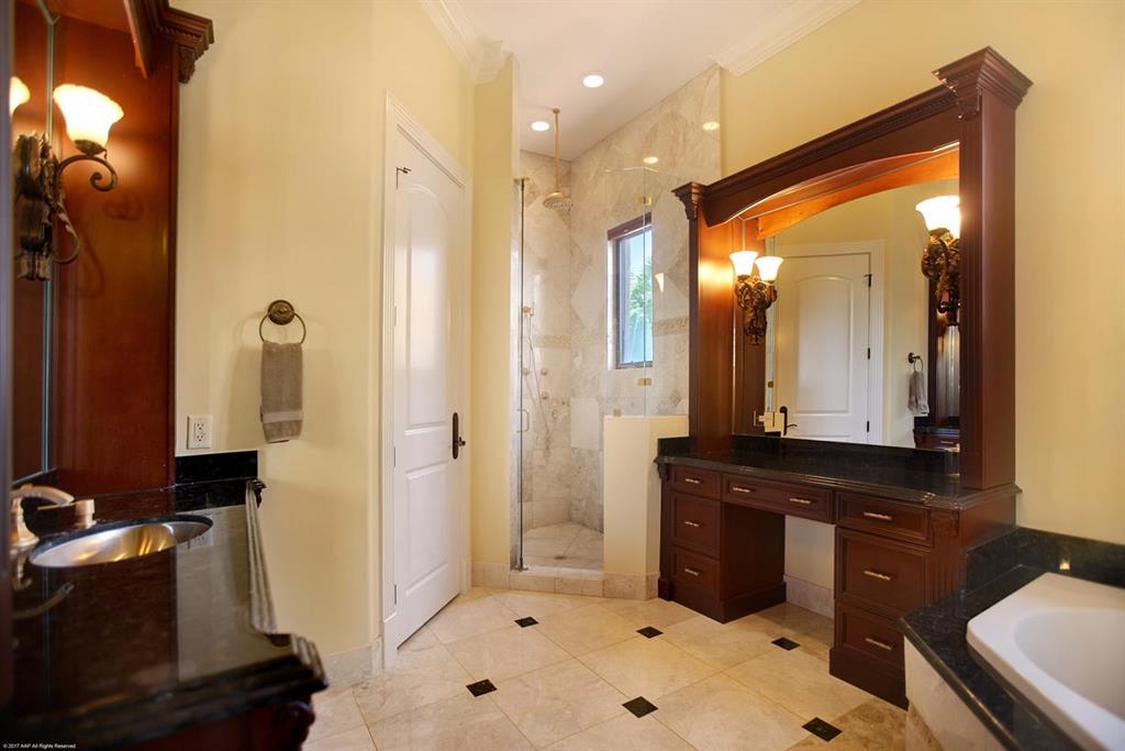 LAKE SHORES LANTANA - Residential