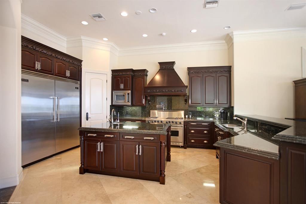 LAKE SHORES LANTANA - Residential