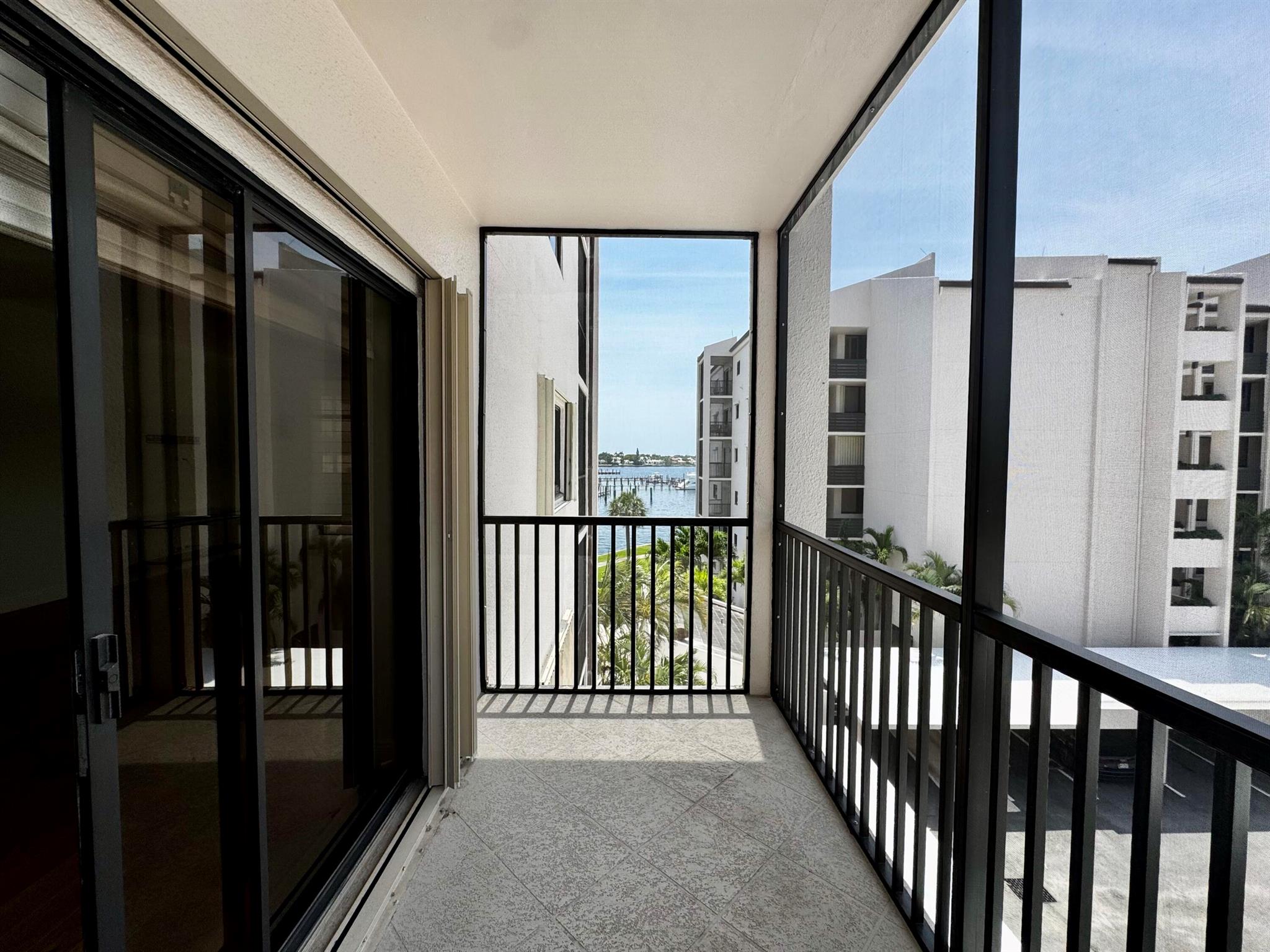 MARINA AT TWELVE OAKS CON - Residential Lease