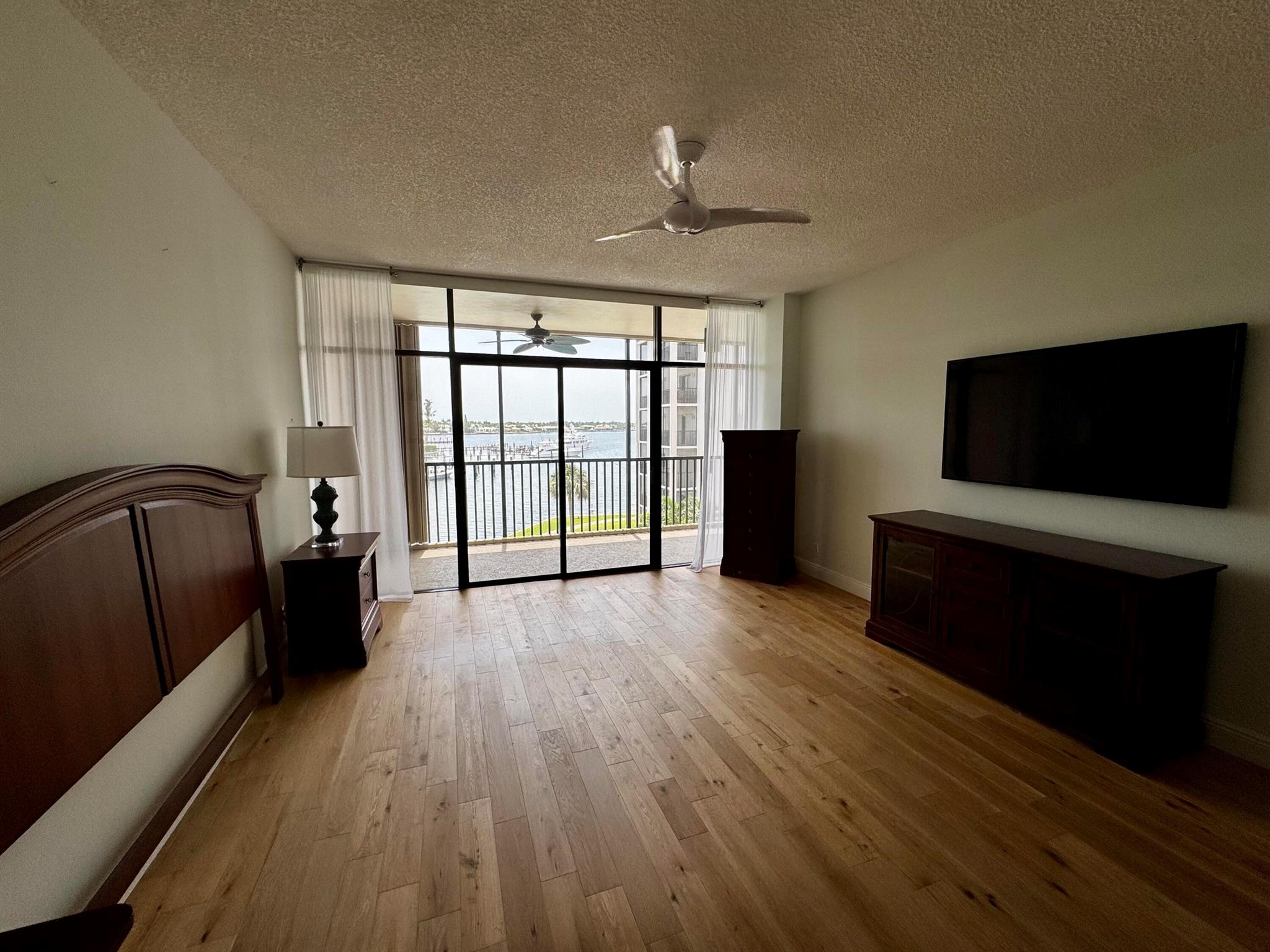 MARINA AT TWELVE OAKS CON - Residential Lease