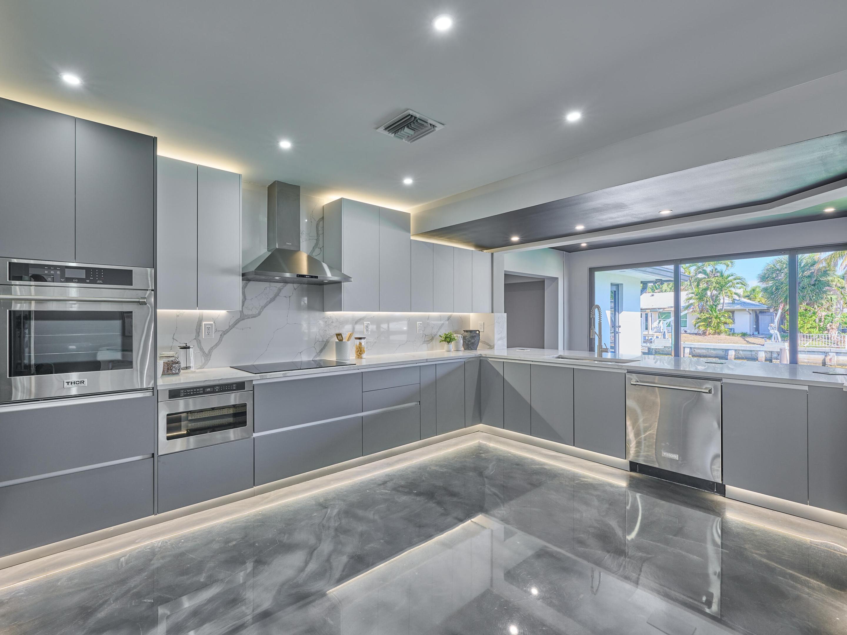 PALM BEACH ISLES 2 - Residential