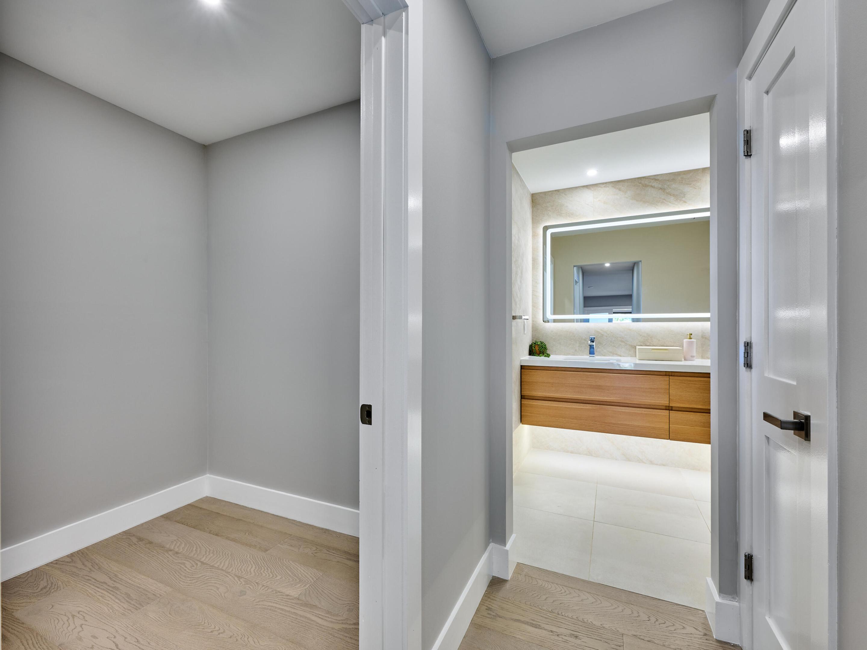 PALM BEACH ISLES 2 - Residential