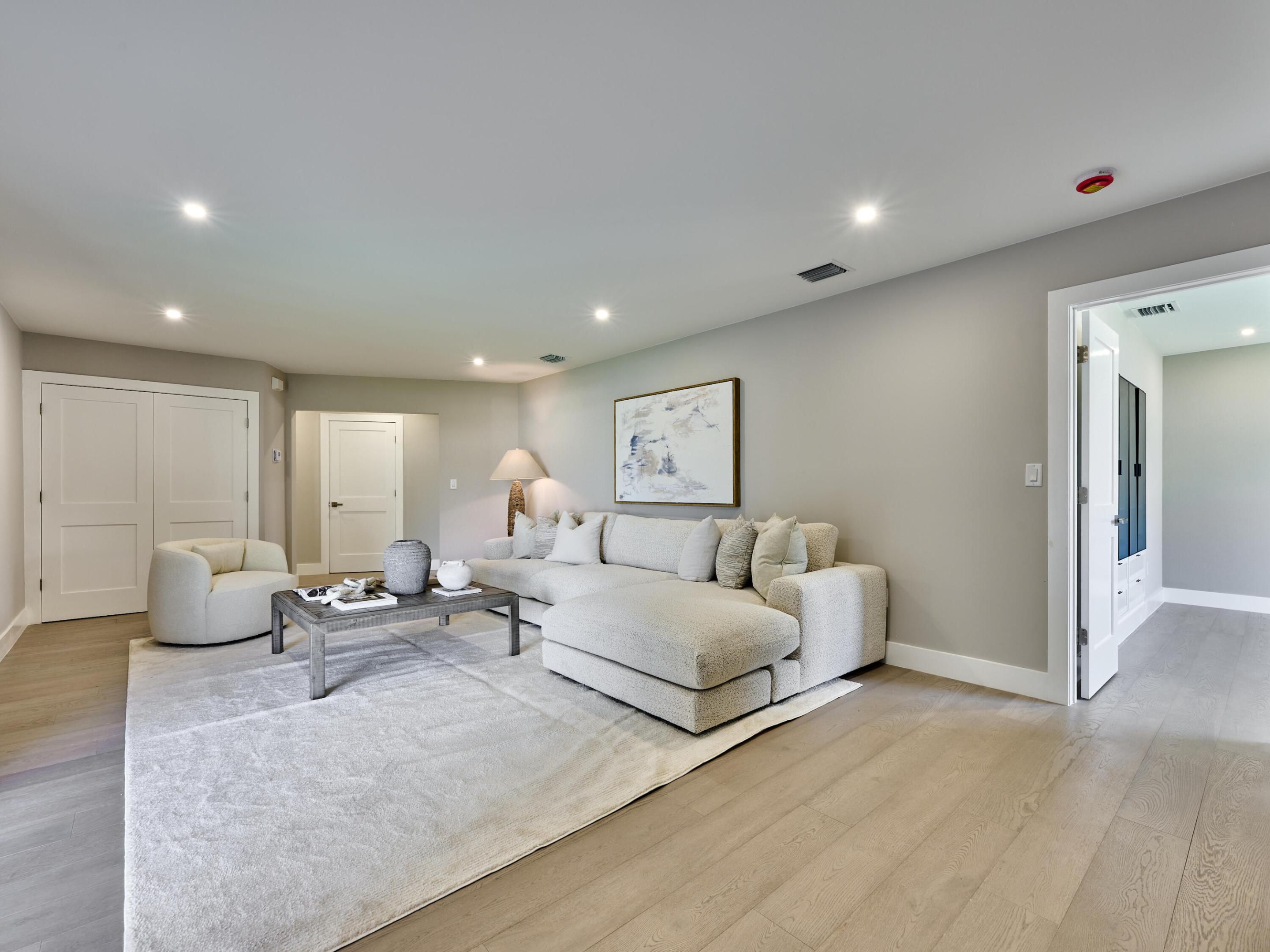 PALM BEACH ISLES 2 - Residential