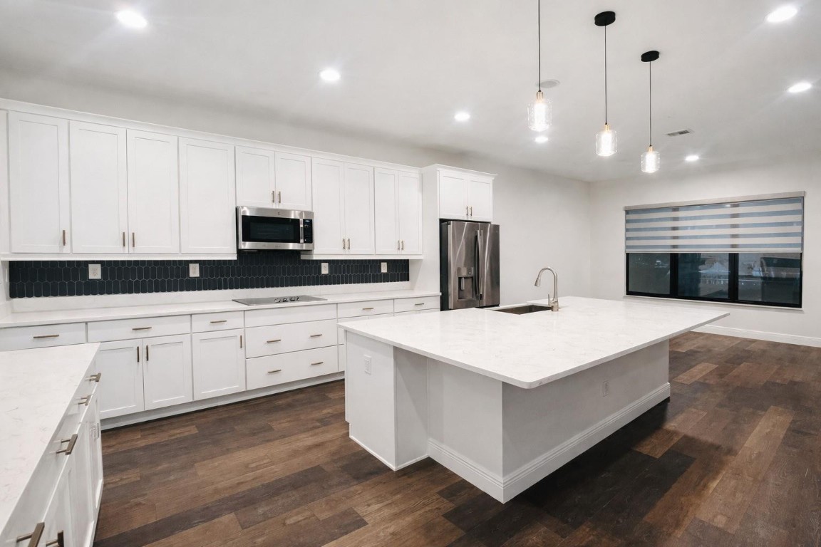 Coral Lago 182-31 B - Residential