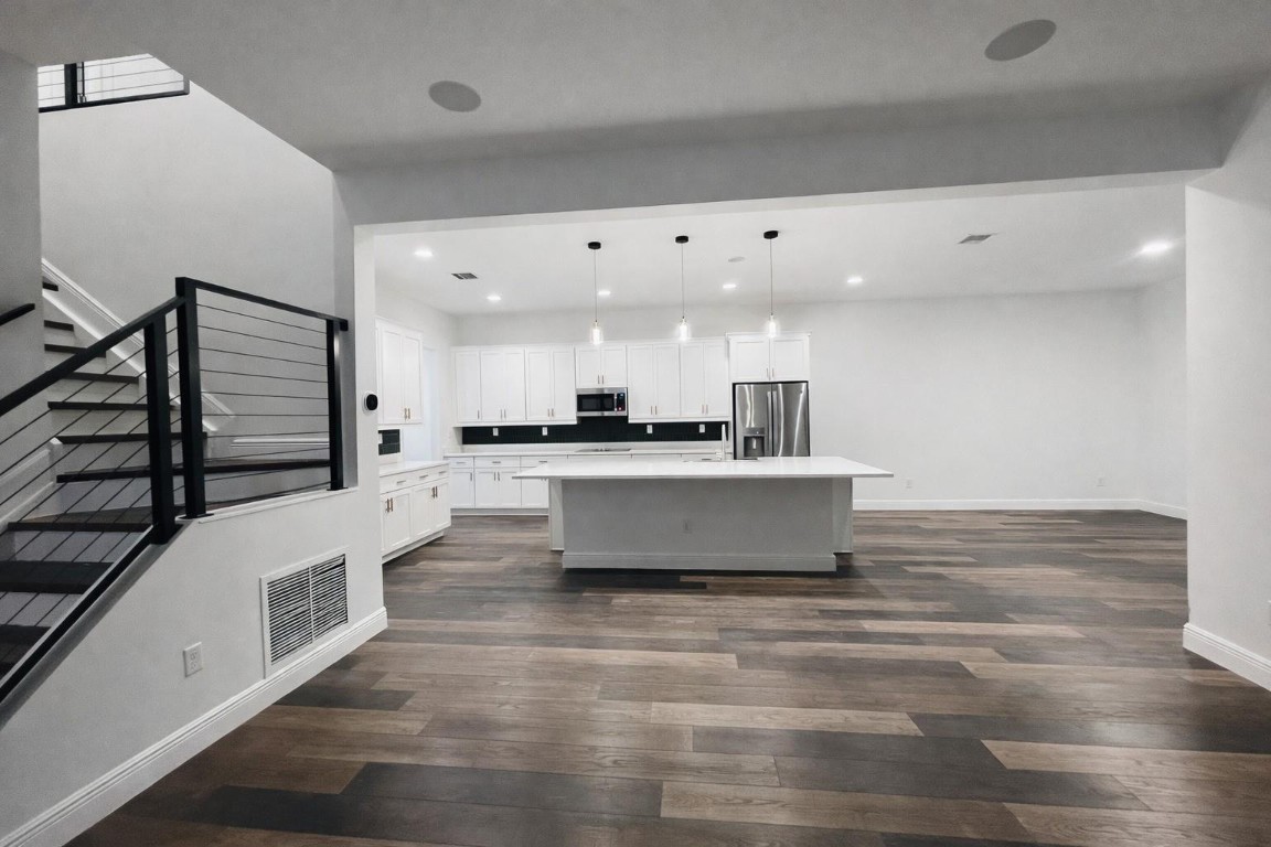 Coral Lago 182-31 B - Residential