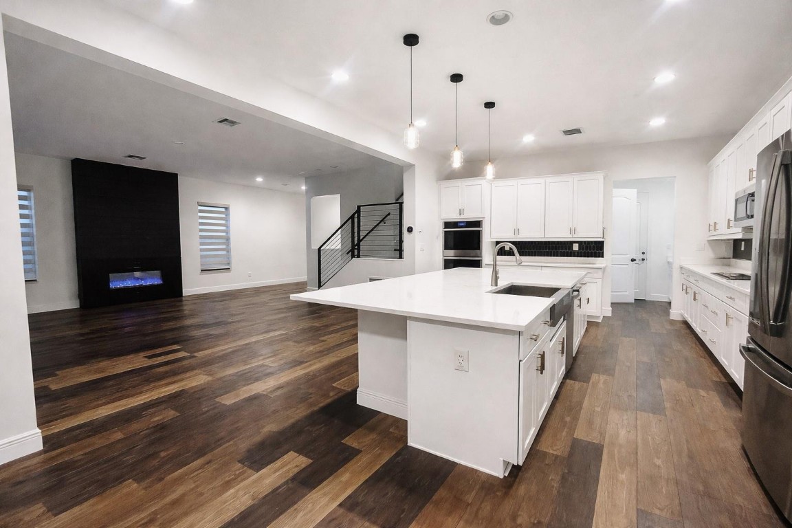 Coral Lago 182-31 B - Residential