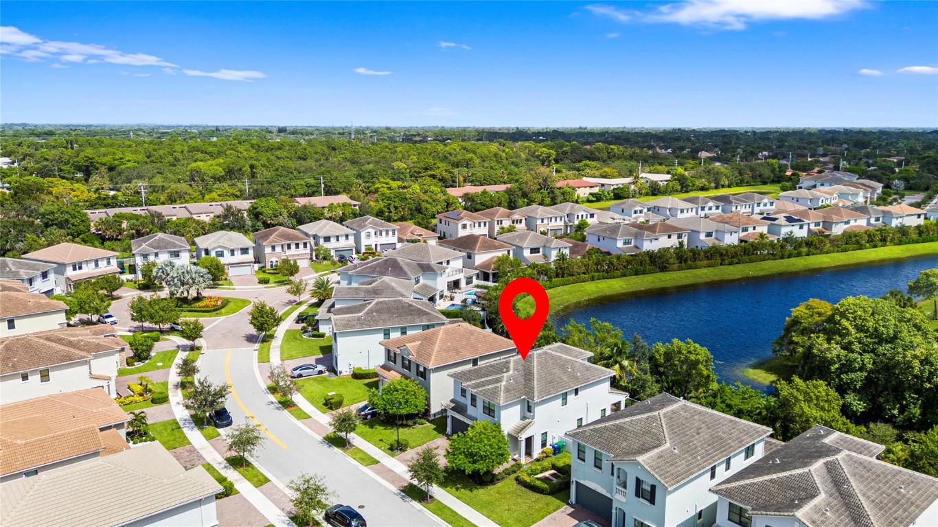 Coral Lago 182-31 B - Residential