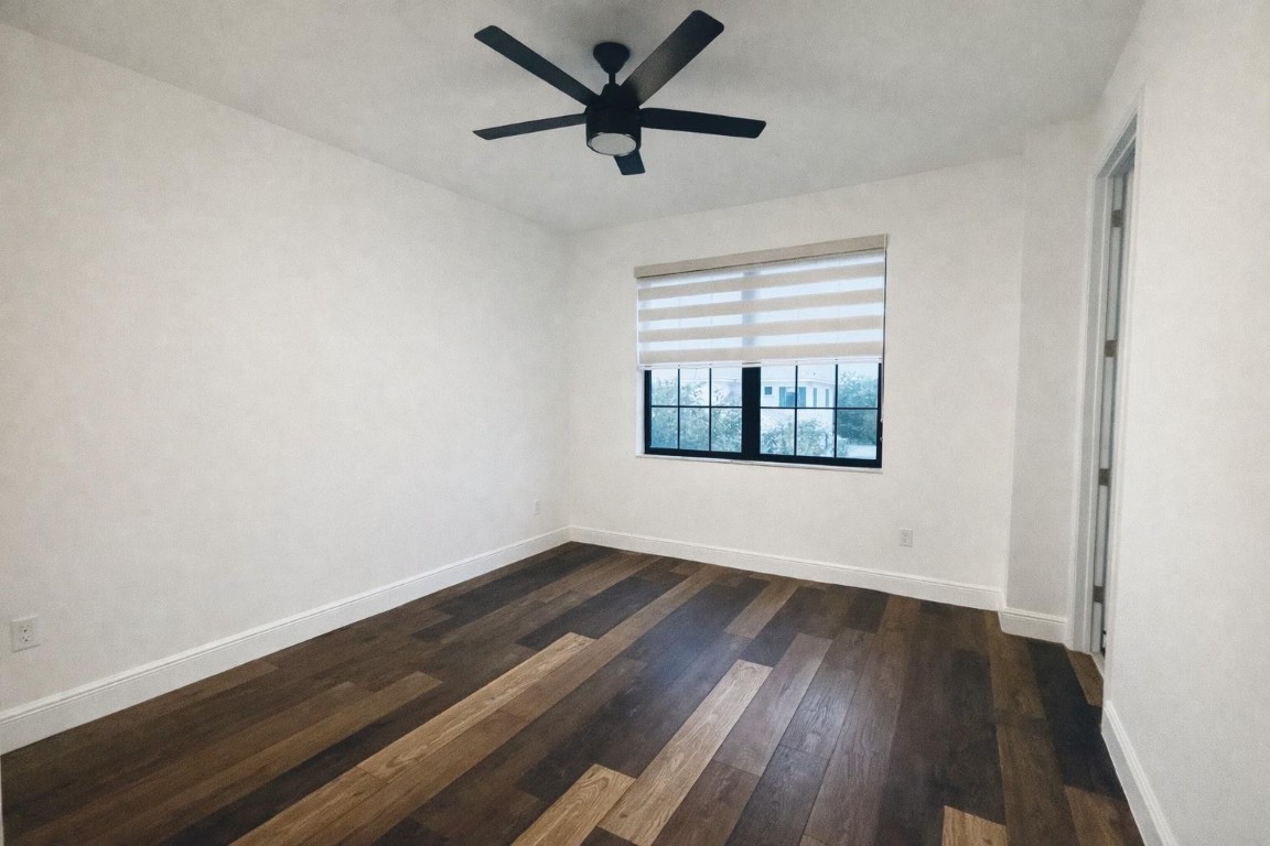 Coral Lago 182-31 B - Residential