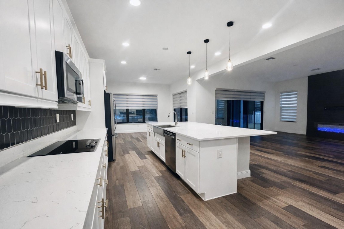 Coral Lago 182-31 B - Residential