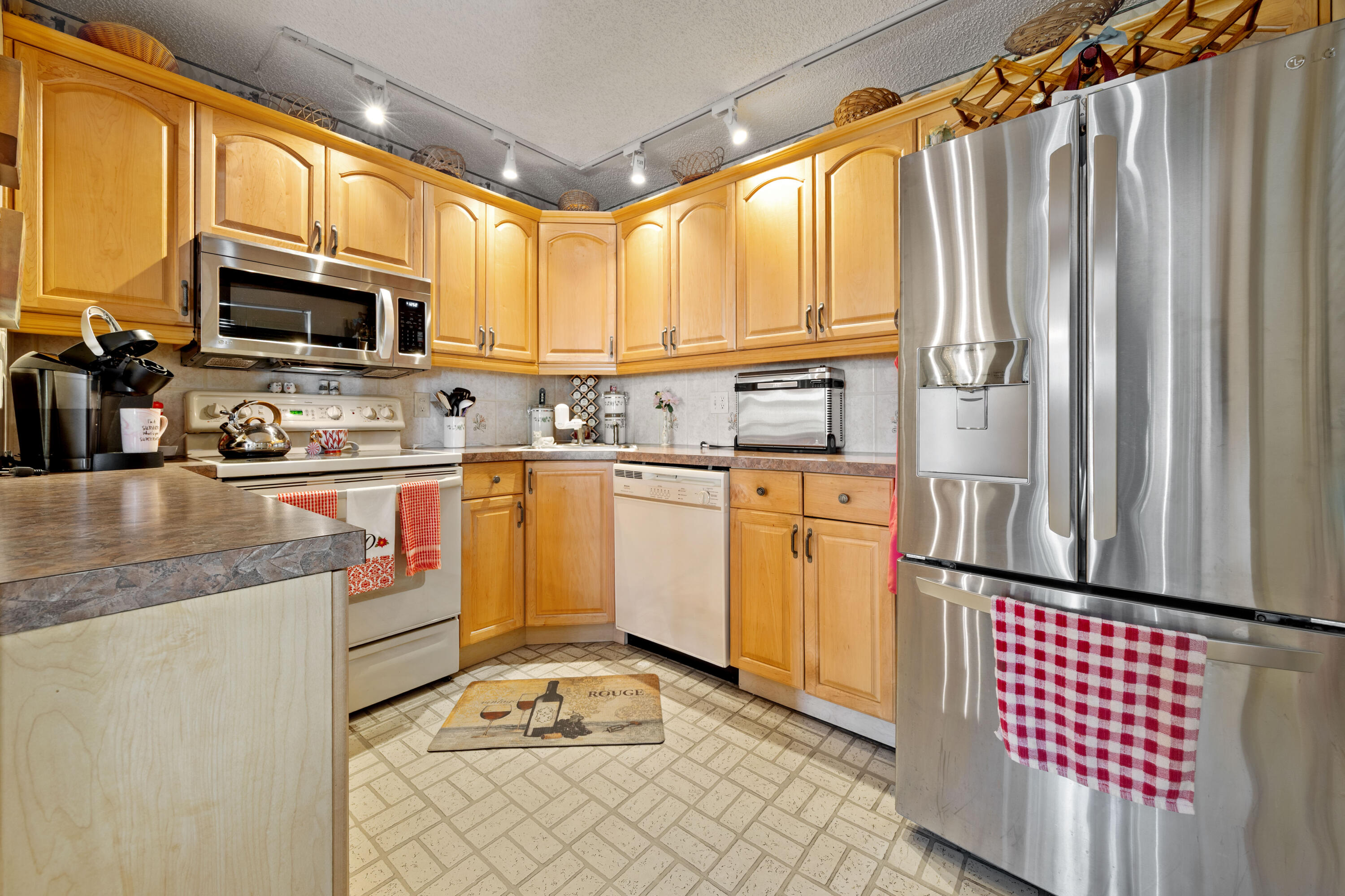 PINE RIDGE III CONDO - Residential