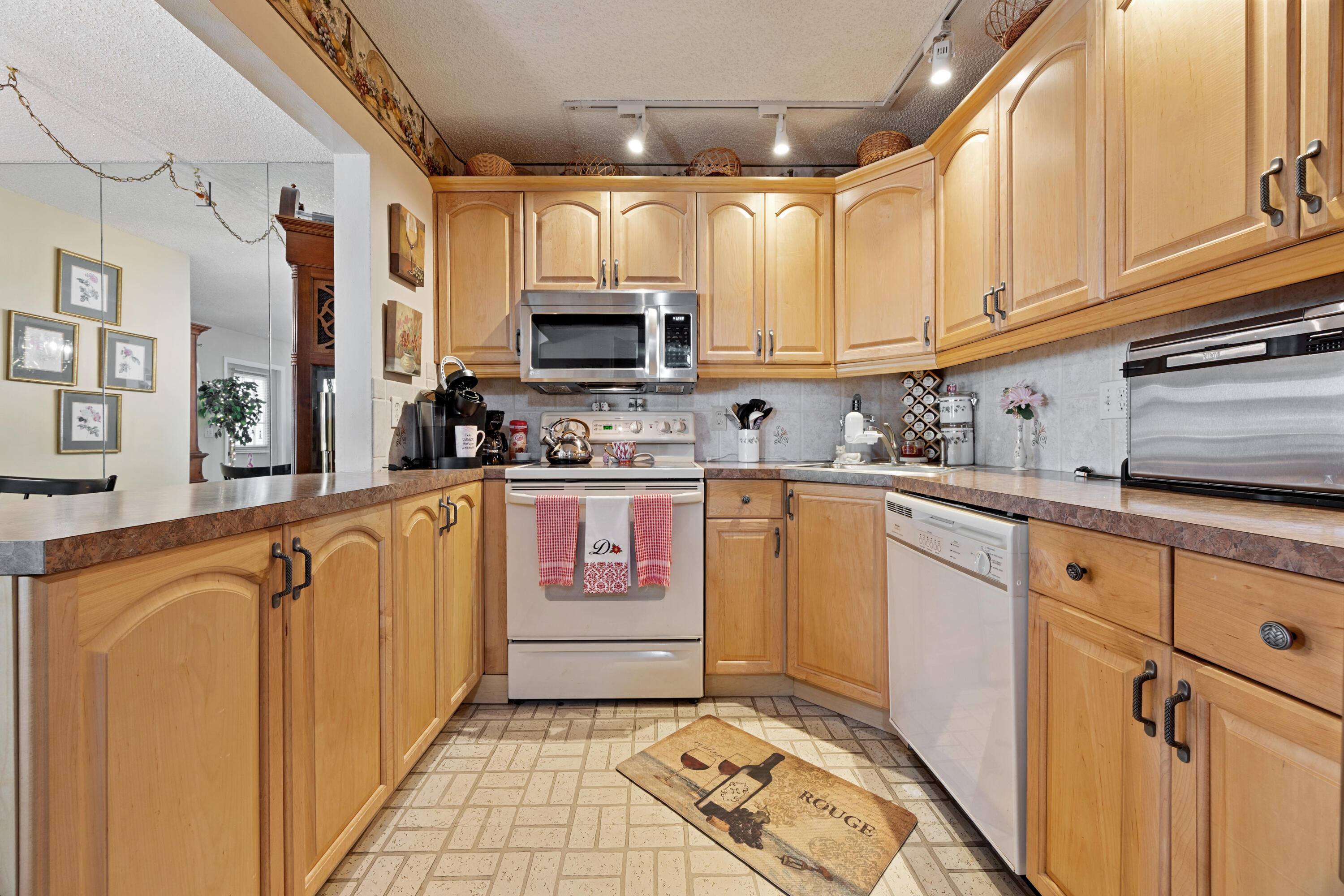 PINE RIDGE III CONDO - Residential