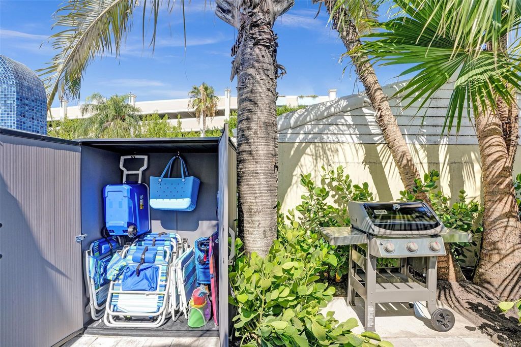 Photo of 1941 NE 1st Street, Deerfield Beach, FL 33441 (MLS # F10495203)