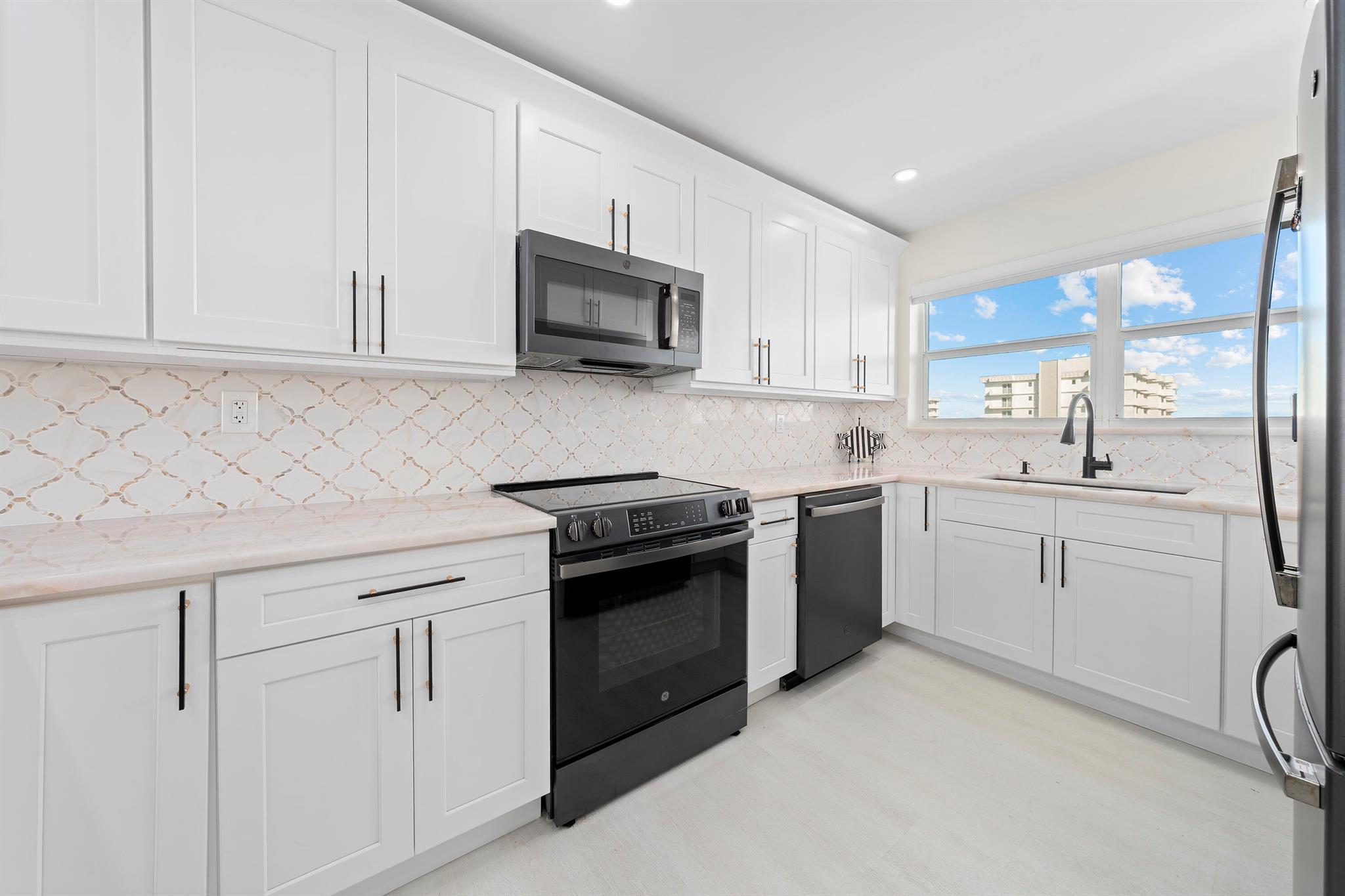 SEAGATE OF HIGHLAND CONDO - Residential