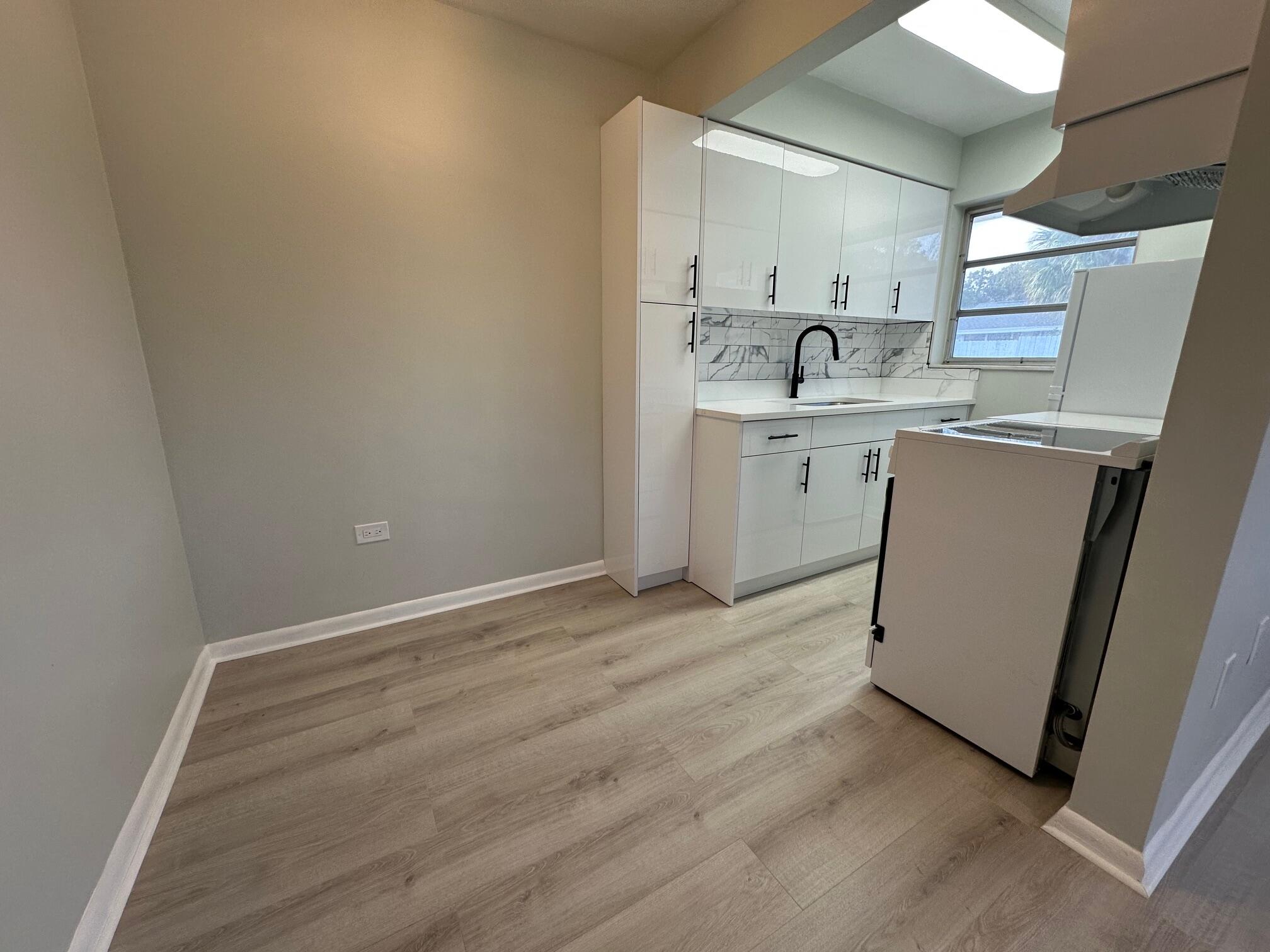 LAKE WORTH TOWN OF - Residential Lease