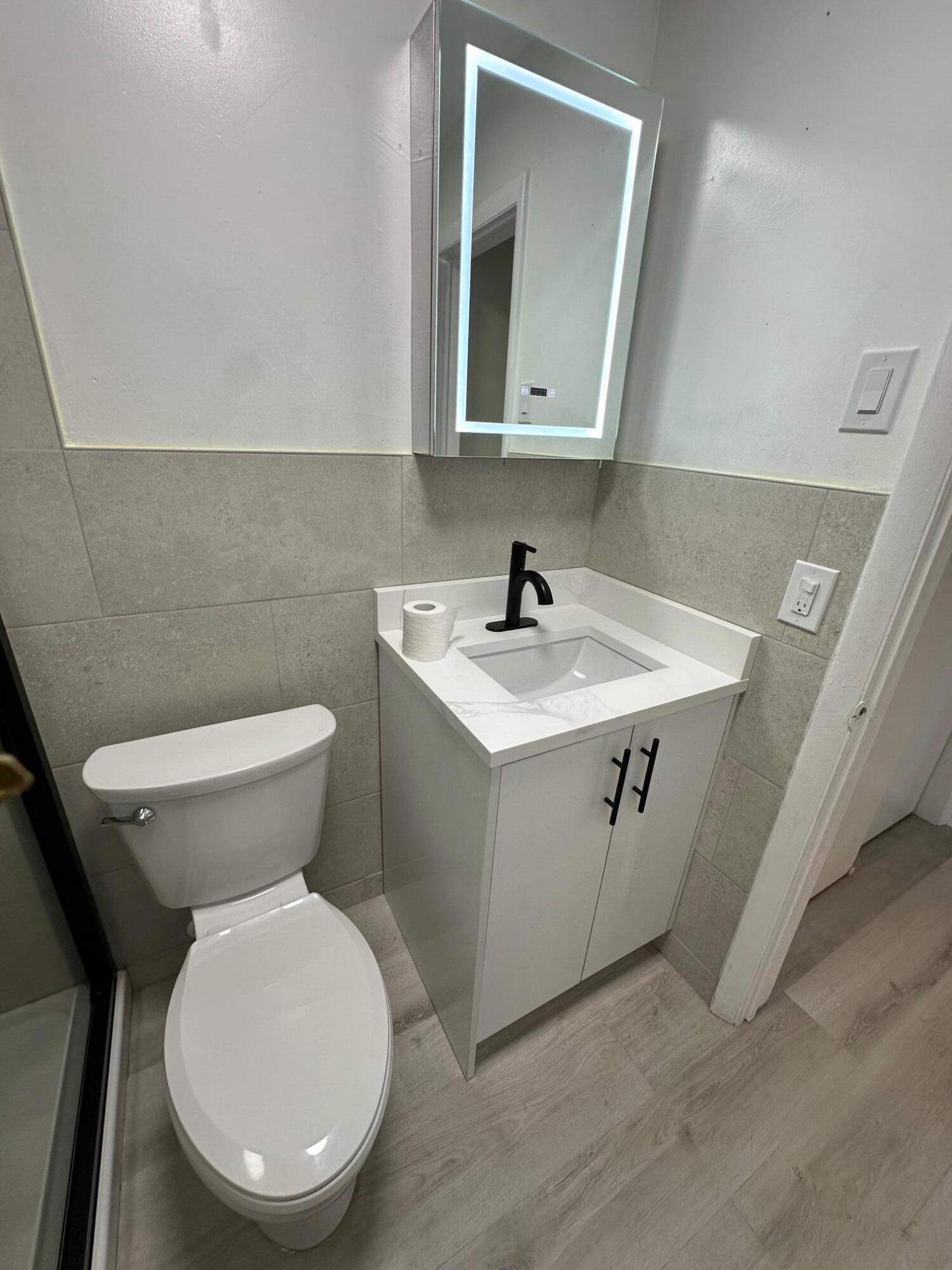 LAKE WORTH TOWN OF - Residential Lease