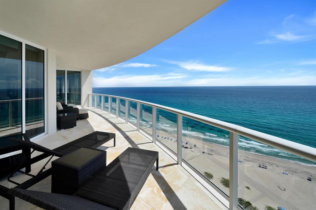 RITZ CARLTON RESIDENCES - Residential