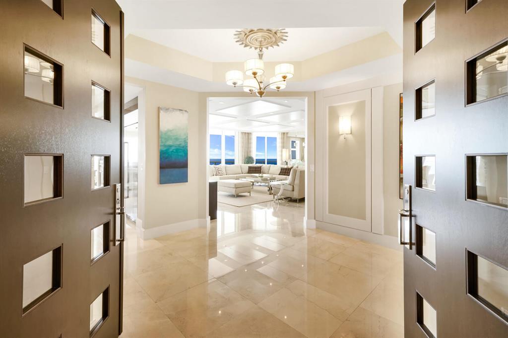 RITZ CARLTON RESIDENCES - Residential