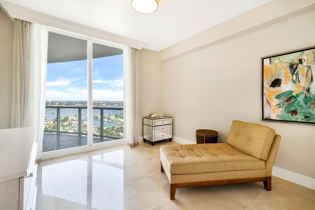 RITZ CARLTON RESIDENCES - Residential