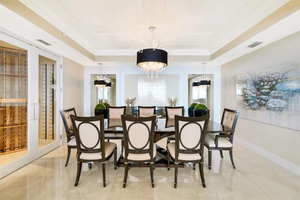 RITZ CARLTON RESIDENCES - Residential