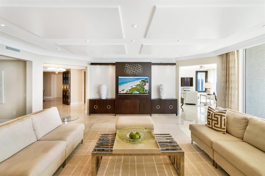 RITZ CARLTON RESIDENCES - Residential