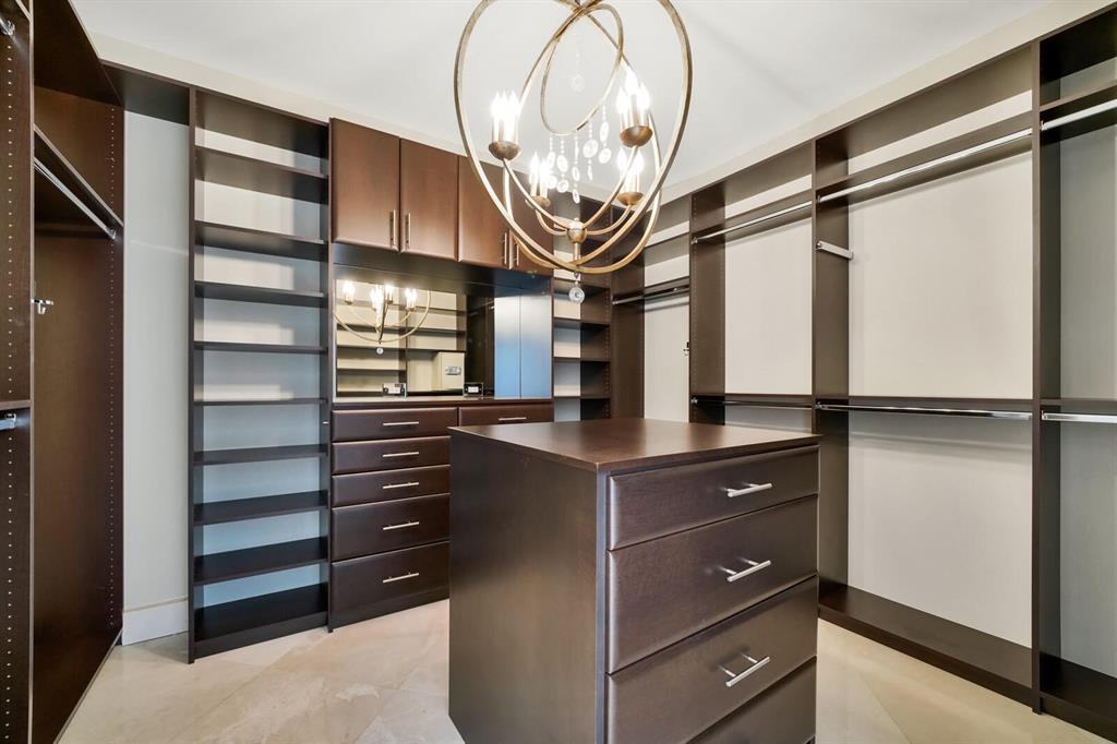 RITZ CARLTON RESIDENCES - Residential