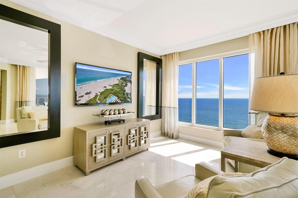 RITZ CARLTON RESIDENCES - Residential