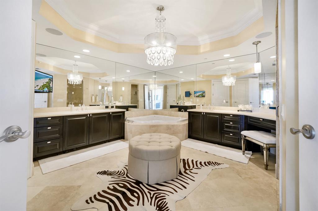 RITZ CARLTON RESIDENCES - Residential