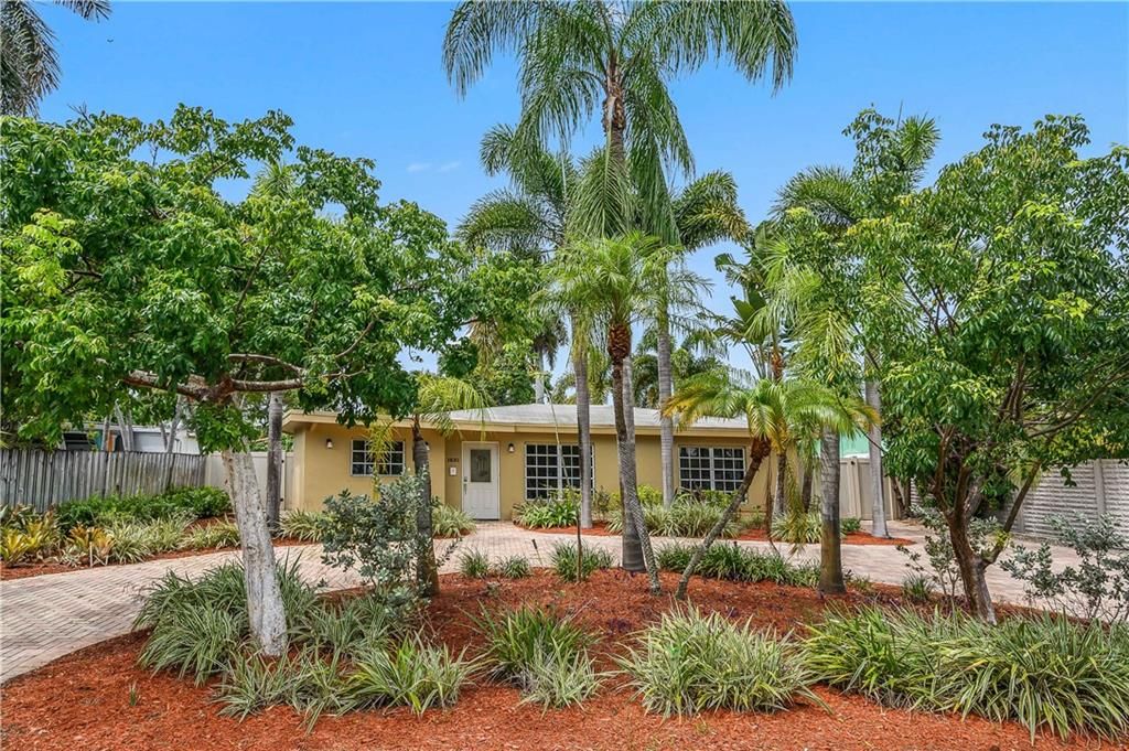 Photo of 1631 NE 36th St, Oakland Park, FL 33334 (MLS # F10296267)