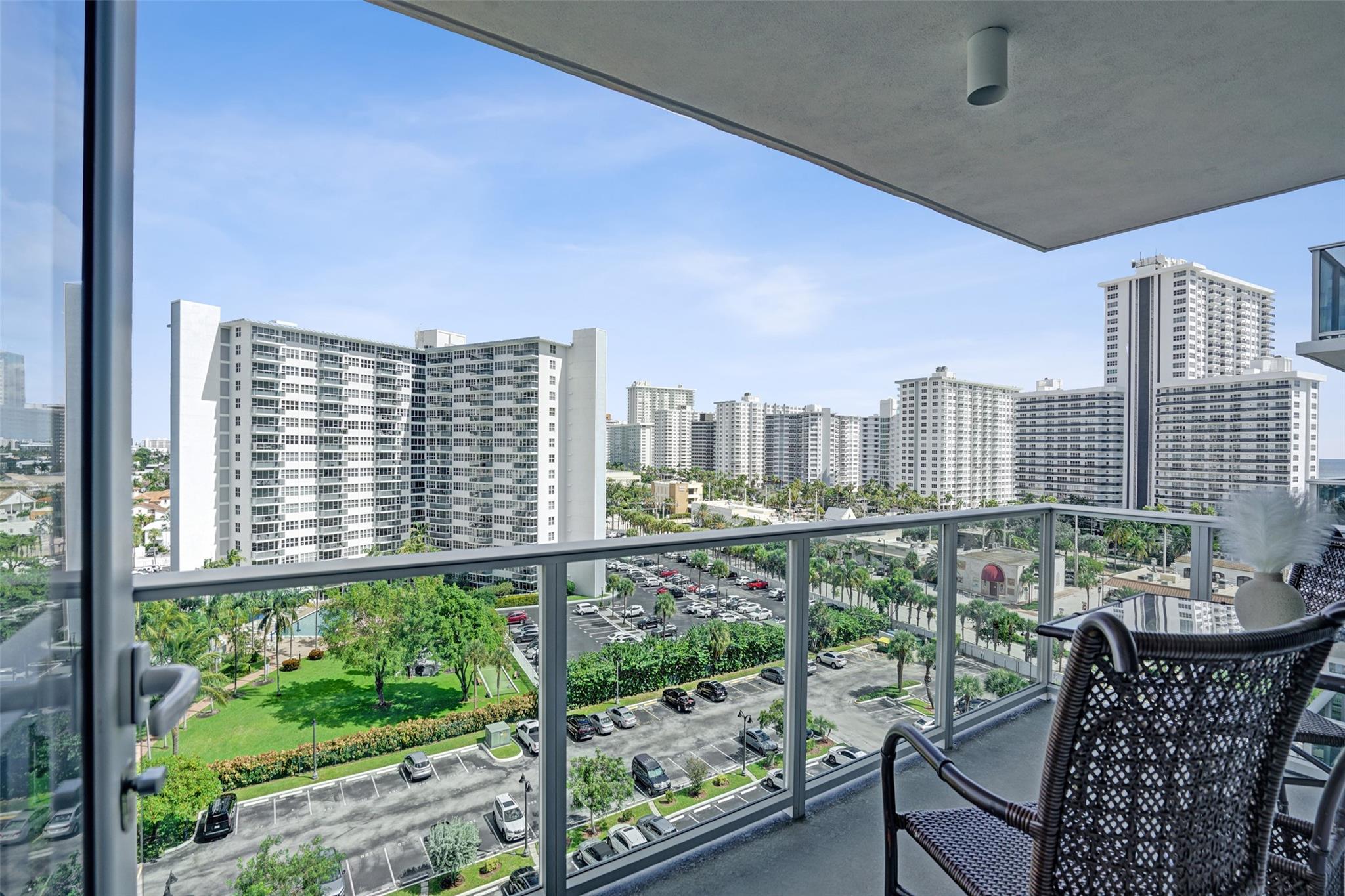 Coral Ridge Towers South - Residential