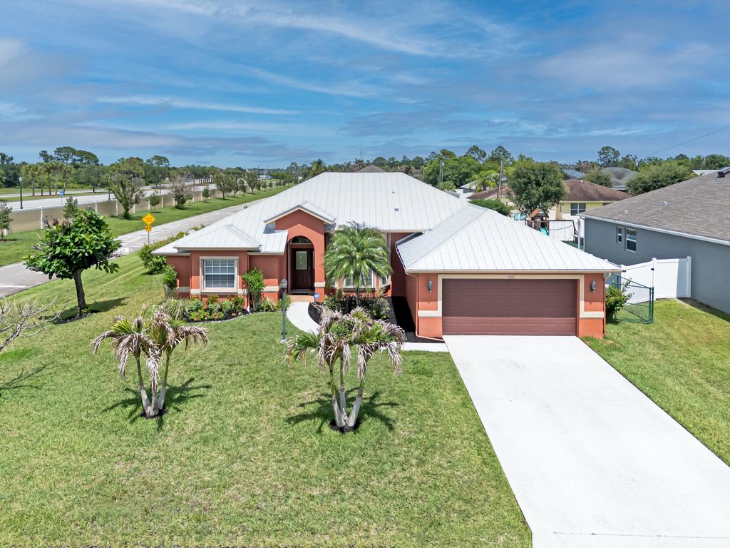 Photo of 1601 SW Realty Street, Port Saint Lucie, FL 34987 (MLS # B26035509)