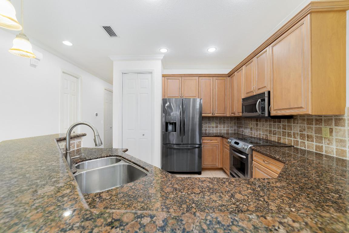 MARINER BAY - Residential