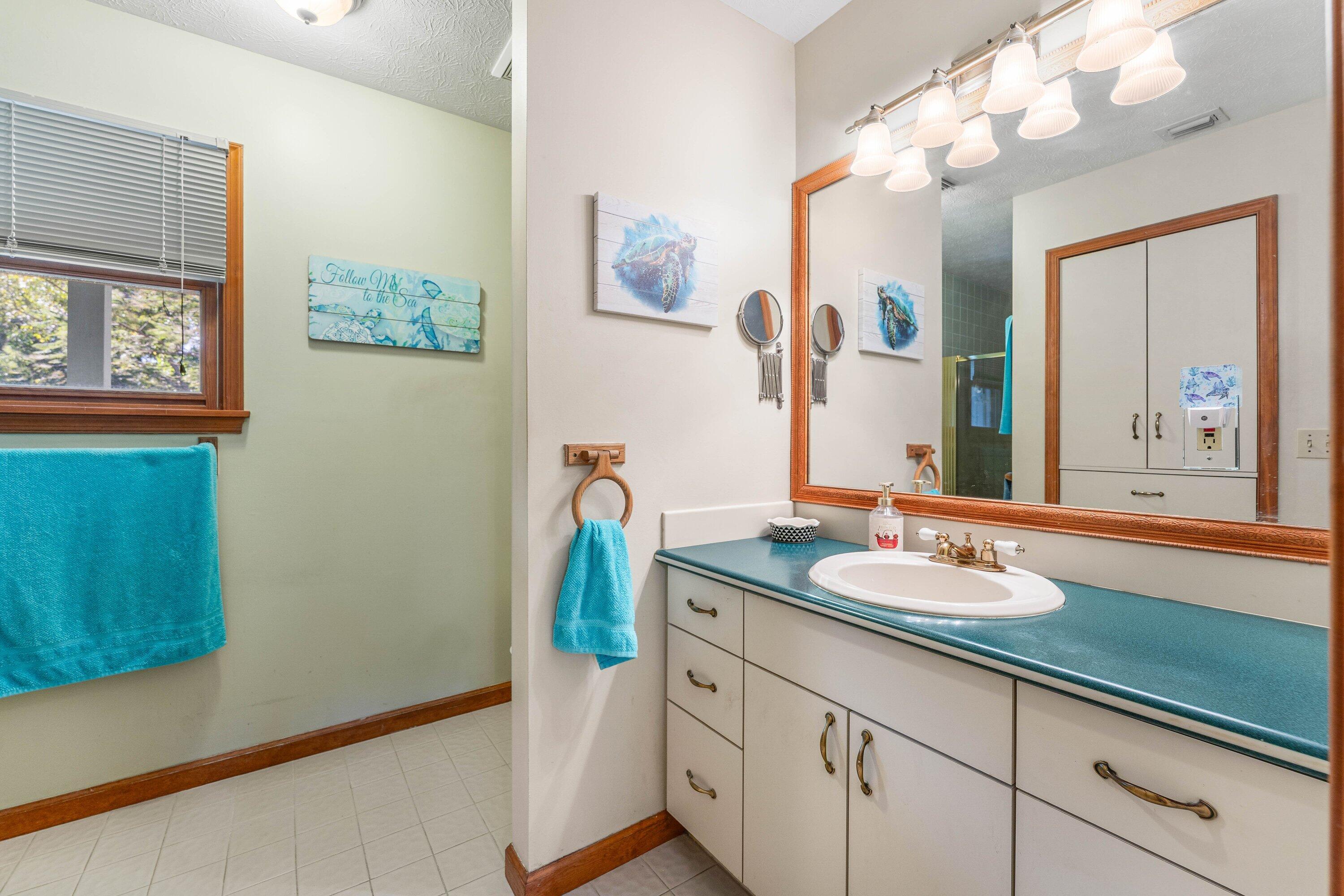 11-43-40~ N 237.9 FT OF S   3380.6 FT OF E 209.6 F - Residential