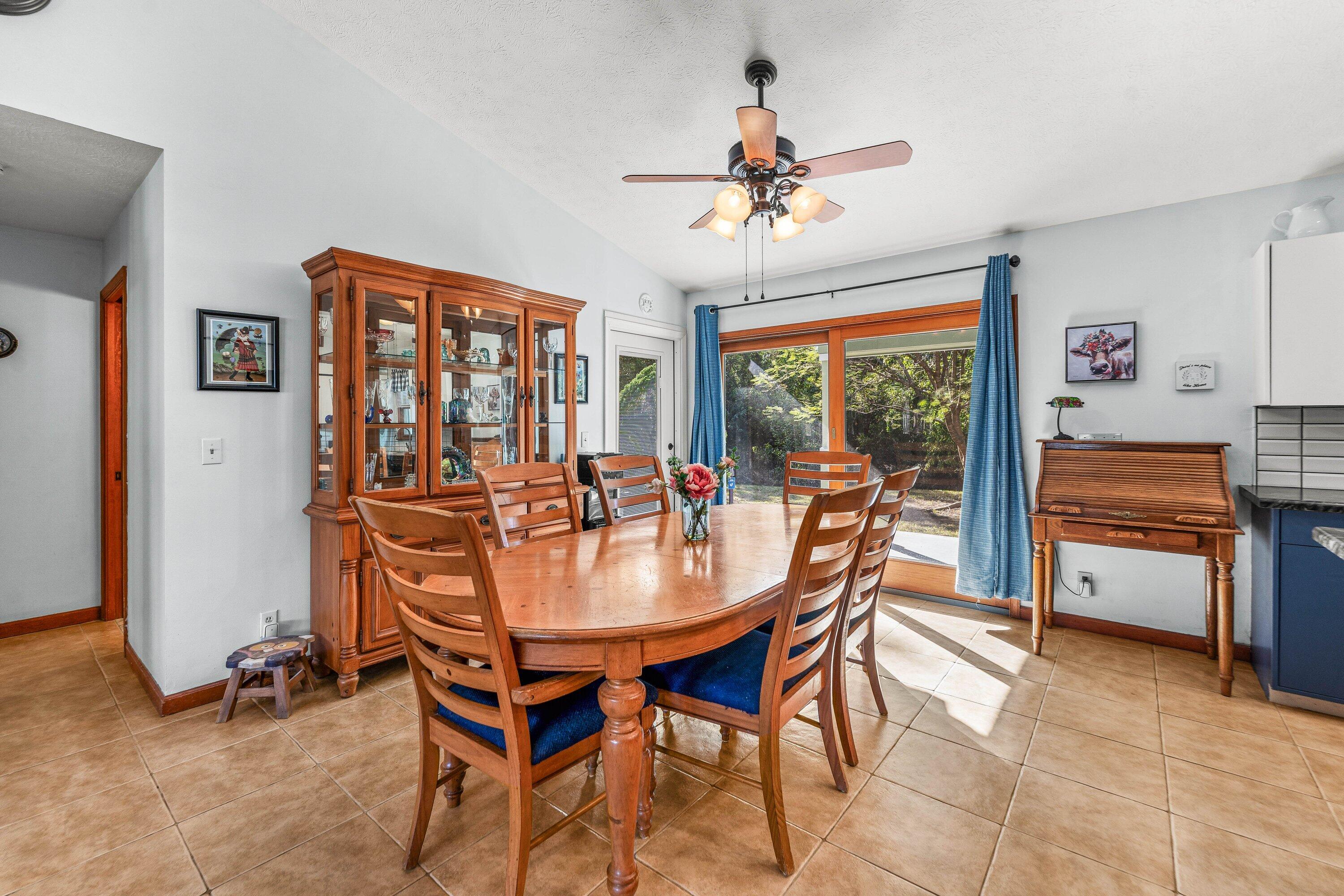 11-43-40~ N 237.9 FT OF S   3380.6 FT OF E 209.6 F - Residential