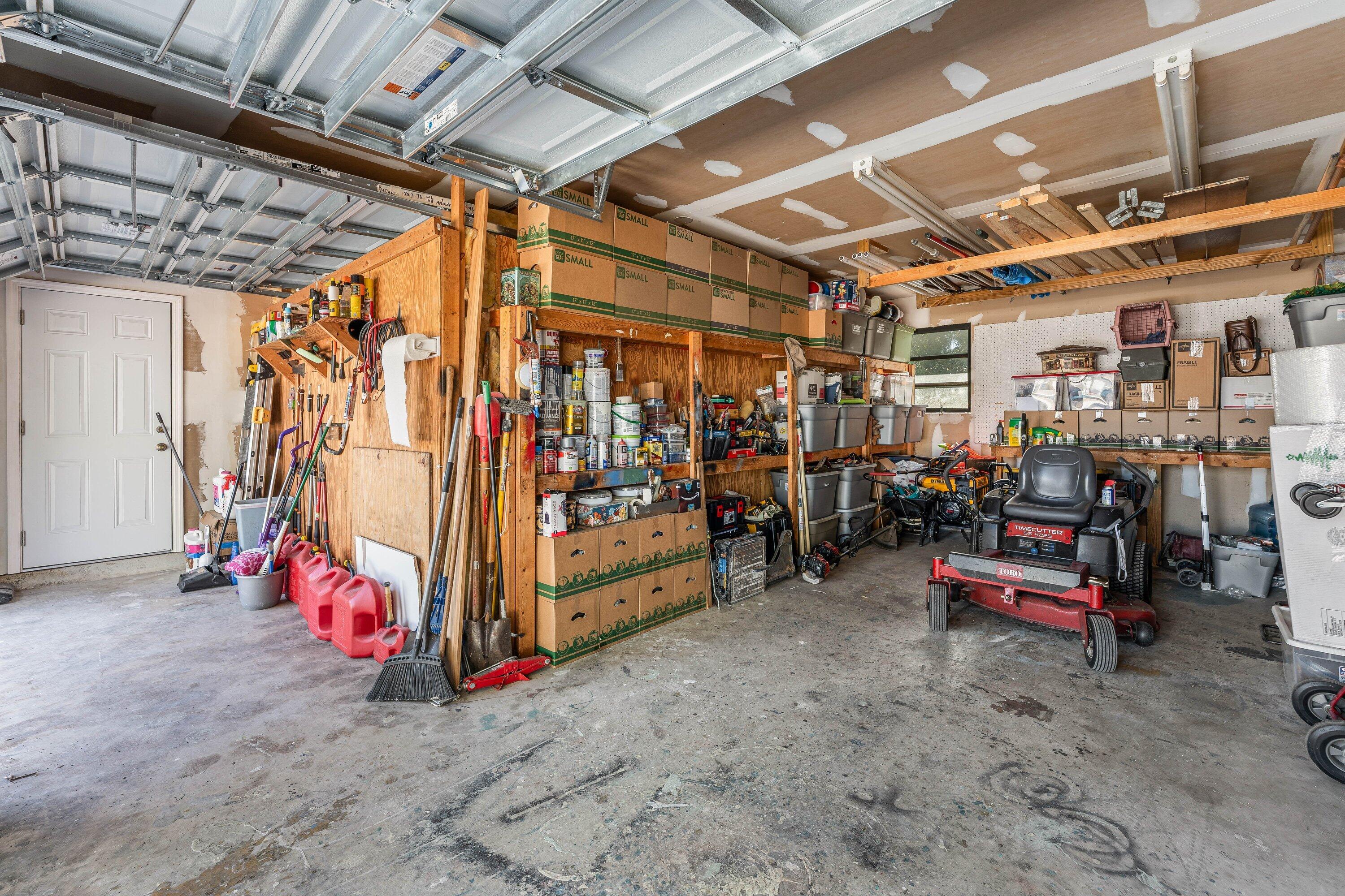 11-43-40~ N 237.9 FT OF S   3380.6 FT OF E 209.6 F - Residential