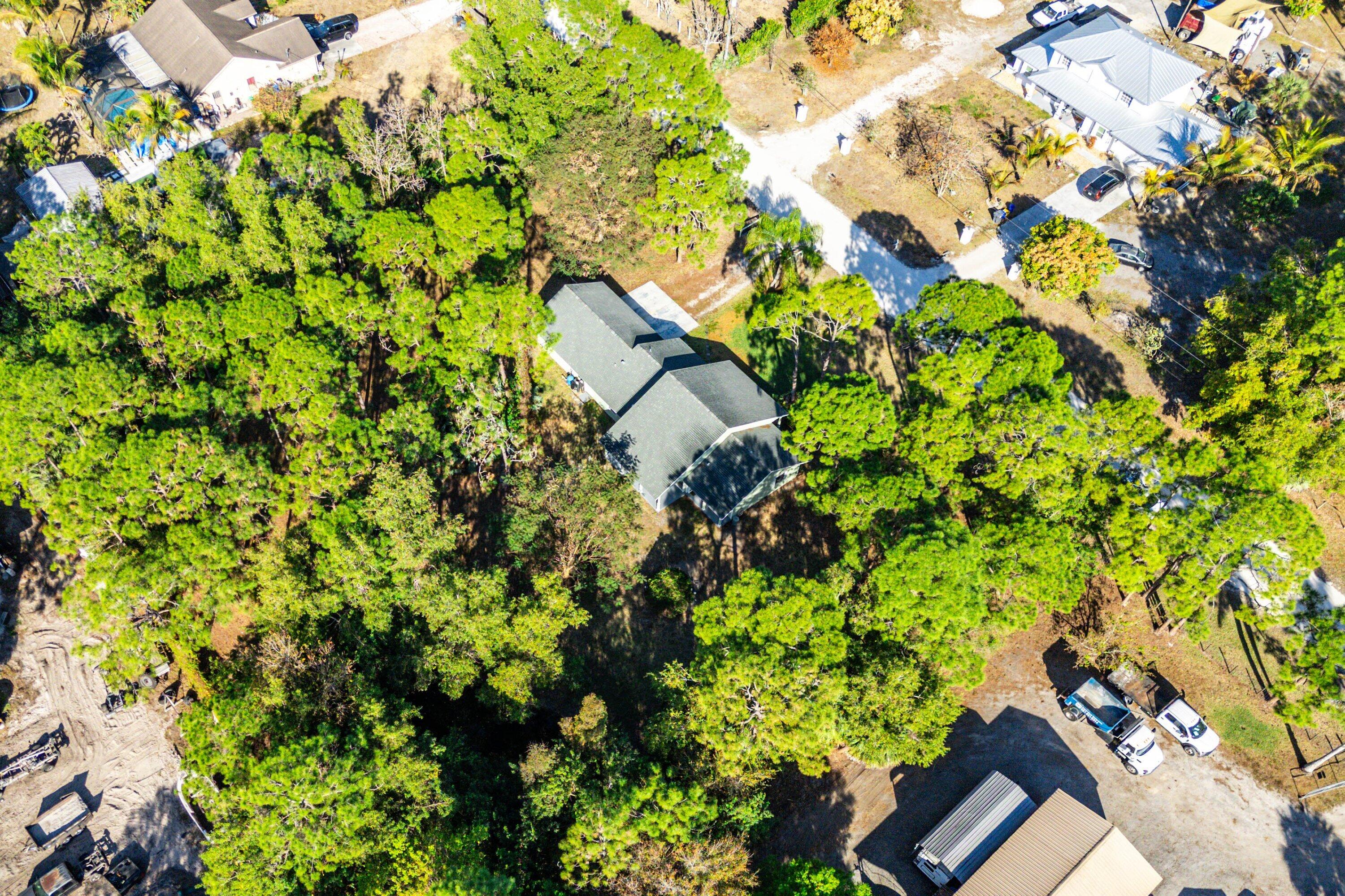 11-43-40~ N 237.9 FT OF S   3380.6 FT OF E 209.6 F - Residential