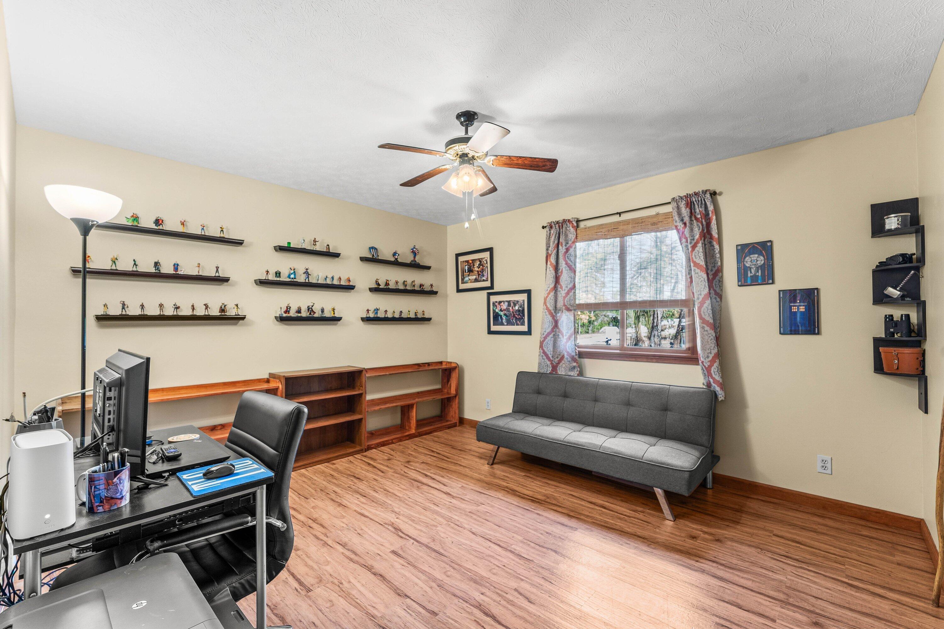 11-43-40~ N 237.9 FT OF S   3380.6 FT OF E 209.6 F - Residential