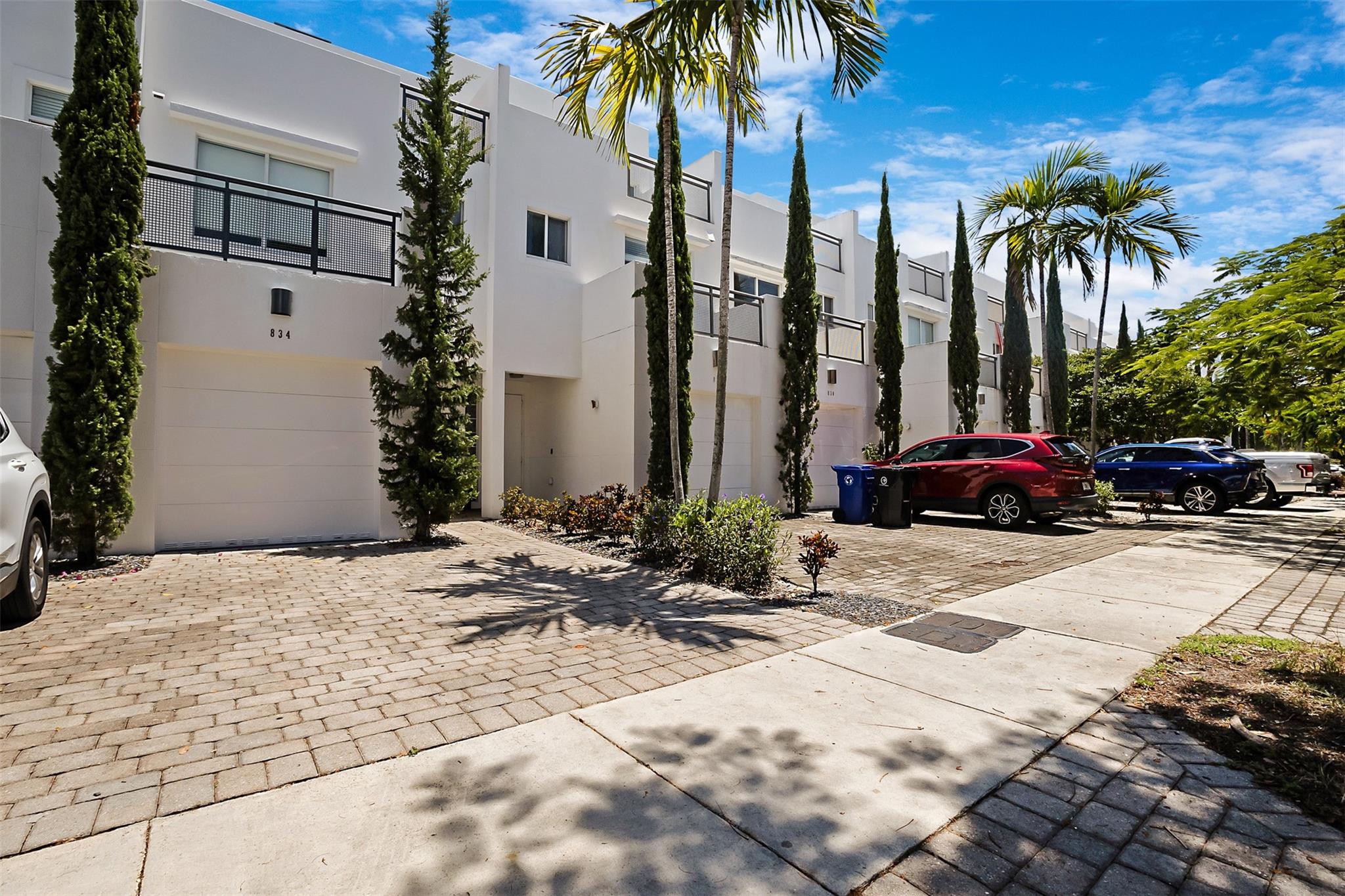 Spacious contemporary townhome in EAST Victoria Park features 3-beds, 3 & 1/2 baths, on 3 levels with yard, and 3 terraces. The beach is a 1.2 mile walk with a myriad of restaurants, shopping and amenities along the way. Built in 2006, this home has main living, dining, kitchen, garage & yard on ground floor. Second floor is the primary suite including a large bath, 3-person STEAM shower, 2-person hot-tub, & walk-in closet. Down the hall is laundry and 2nd en-suite bedroom. Top floor is the 3rd bed (or den,) plus another bath with shower. Full size sliding glass doors open to a roof deck with new tile & grass plus a six-man hot tub.