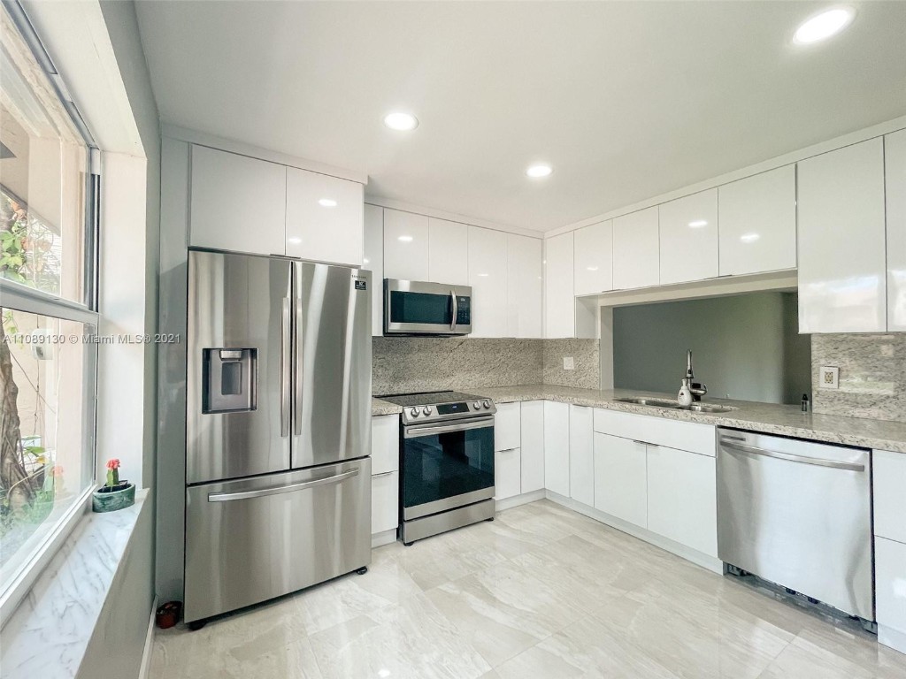 NEW RIVER ESTATES SEC 3 - Residential Lease