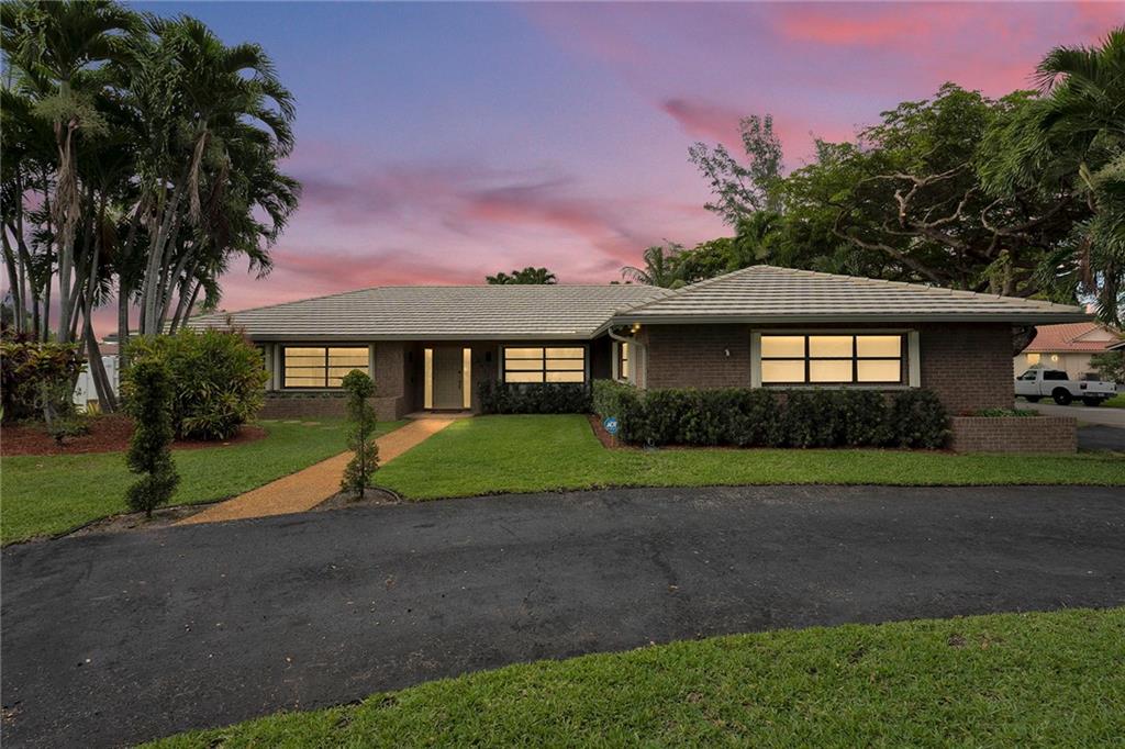 Oak Wood 80-39 B - Residential