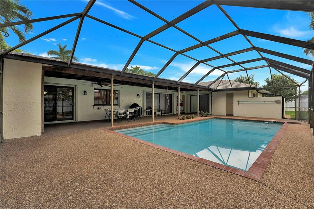 Oak Wood 80-39 B - Residential