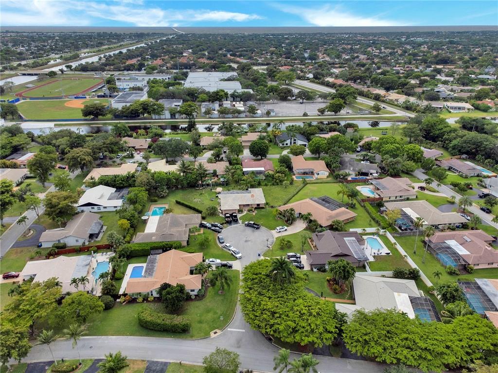 Oak Wood 80-39 B - Residential