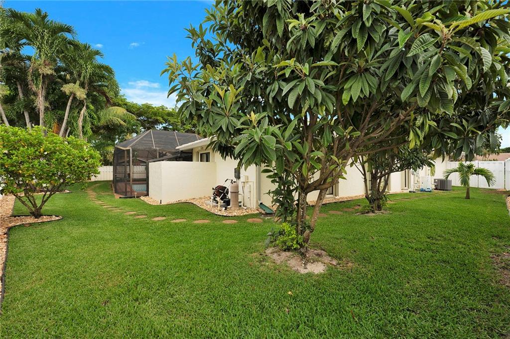 Oak Wood 80-39 B - Residential